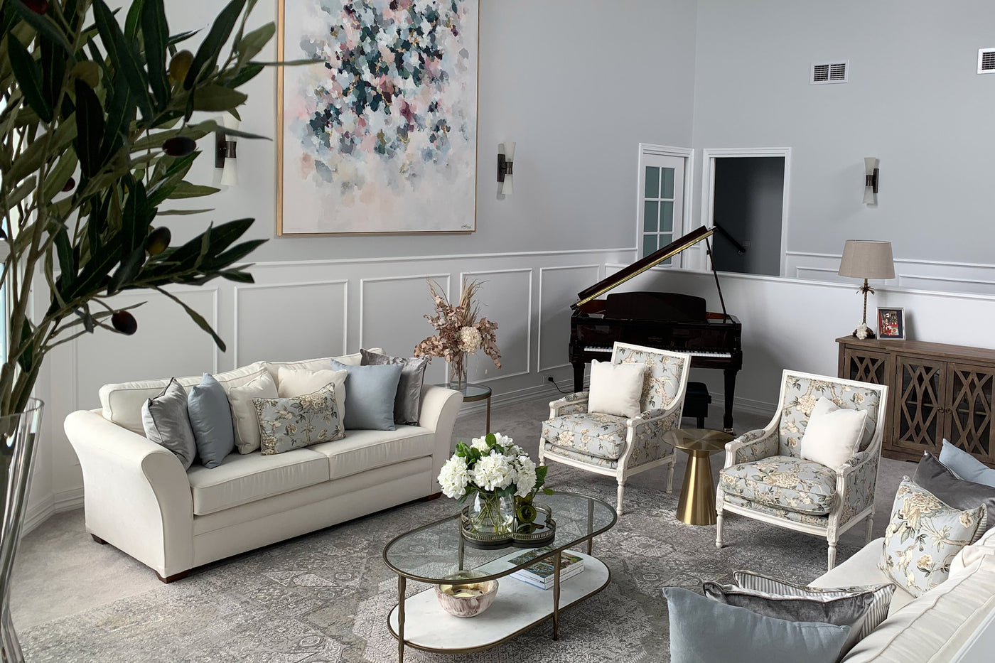 A stunningly decorated Hampton Style home in soft blues and whites. 