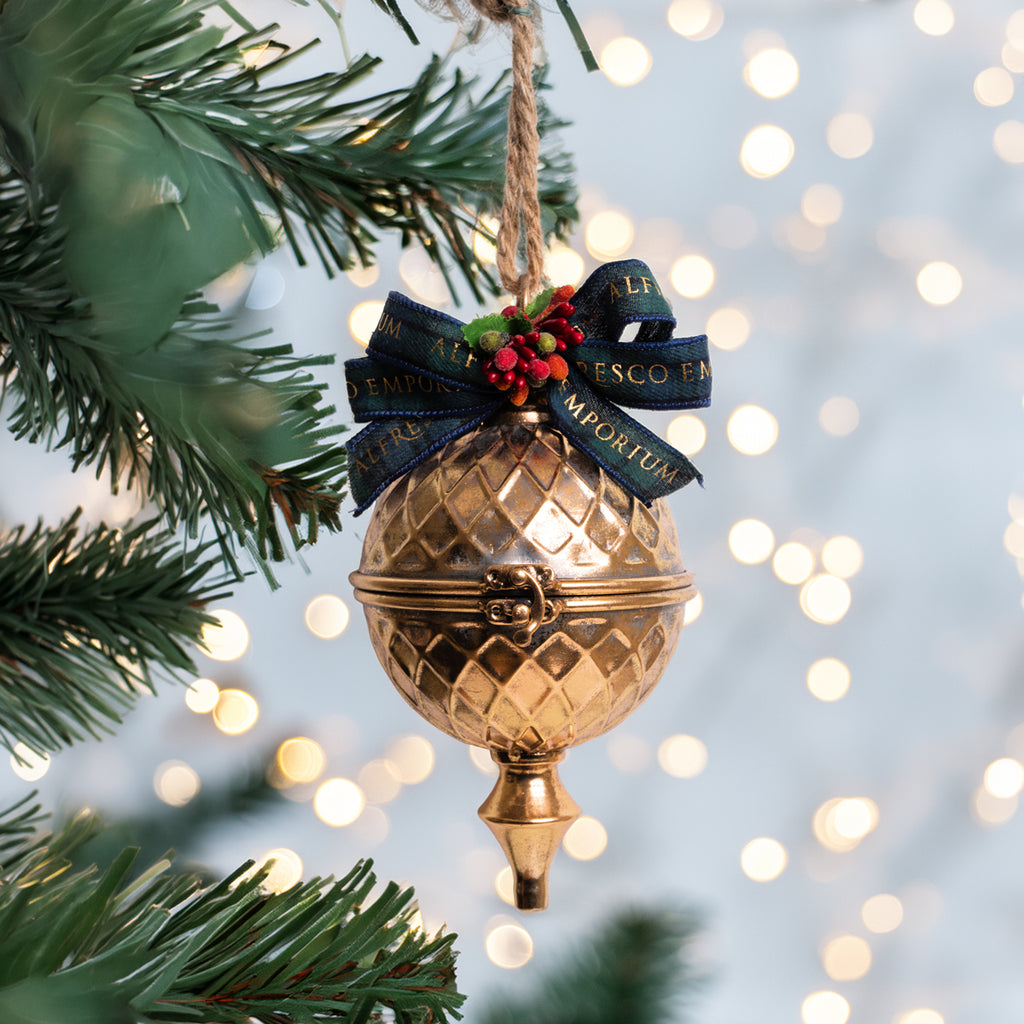gold-gift-bauble-with-cashews styled