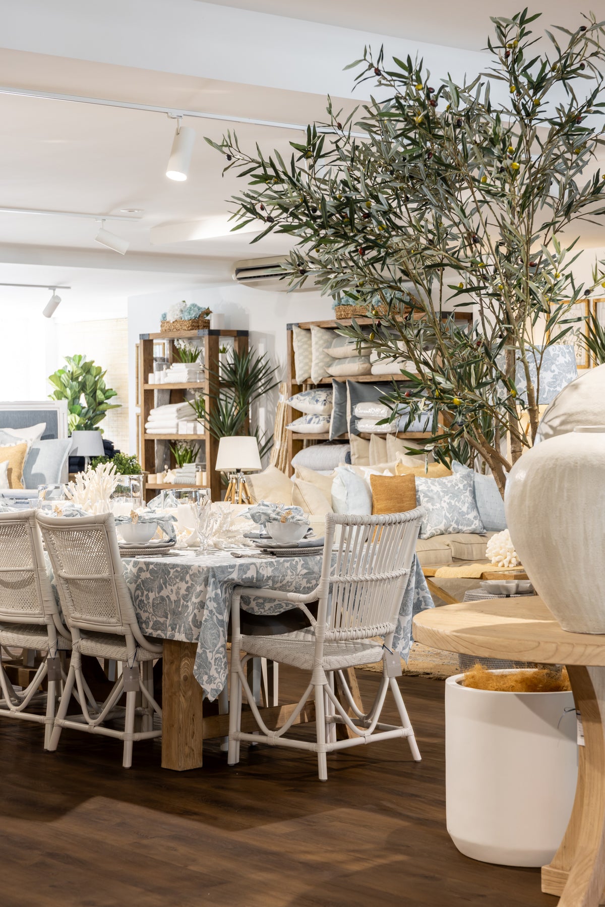 A set dinner table at Alfresco Emporium Brisbane.