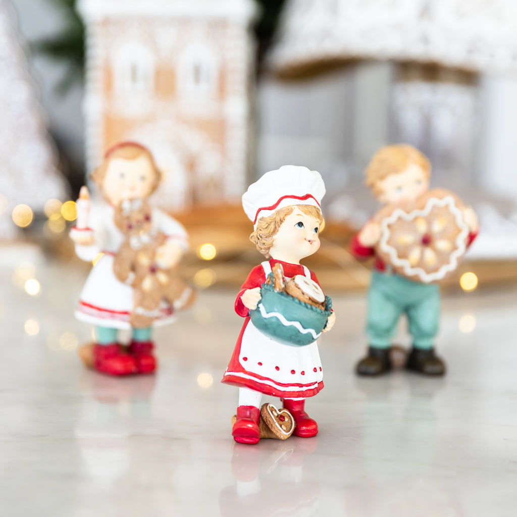 Cook With Gingerbread Basket Styled