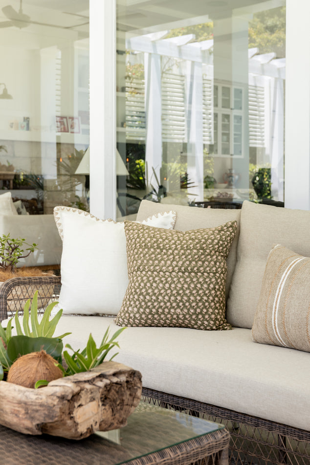 Outdoor Lounge with 3 cushions and coffee table