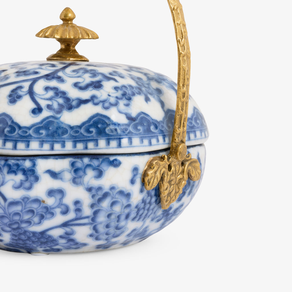 Barclay Basket With Brass Handle Close Up of Handle
