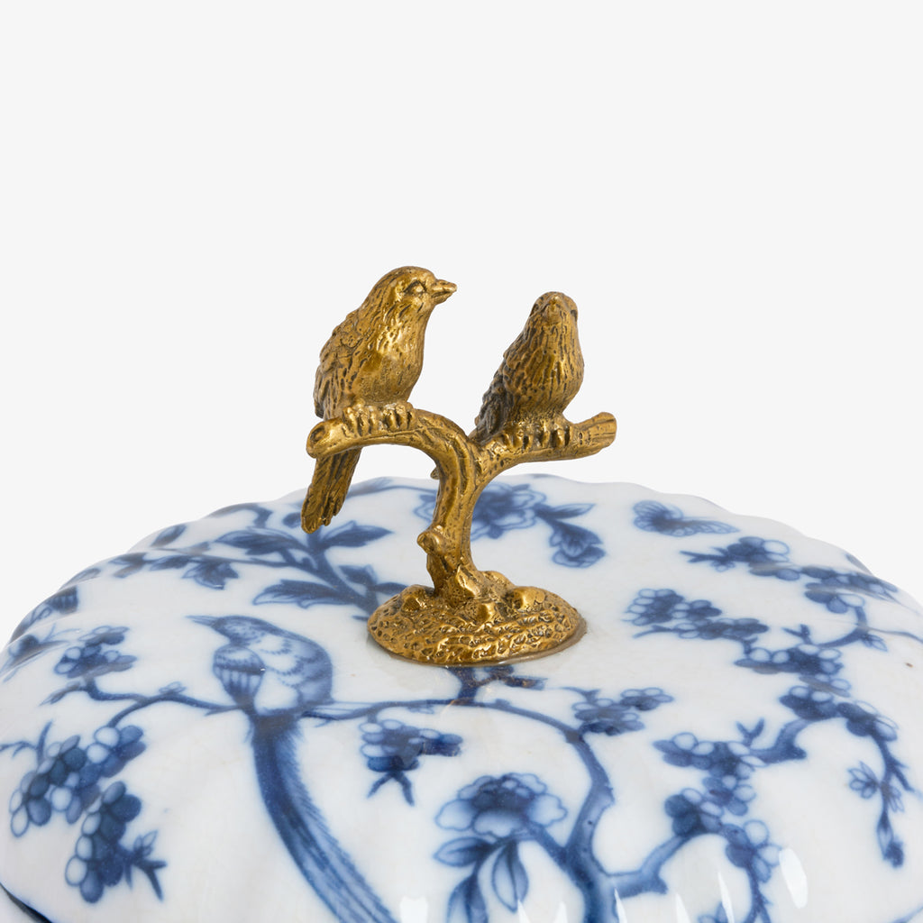 Barclay Dish With Bird Lid Close Up