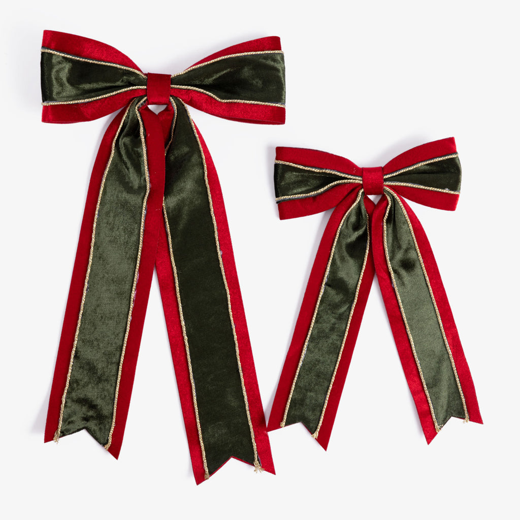 Christmas Bows Green with Red Border Grouped