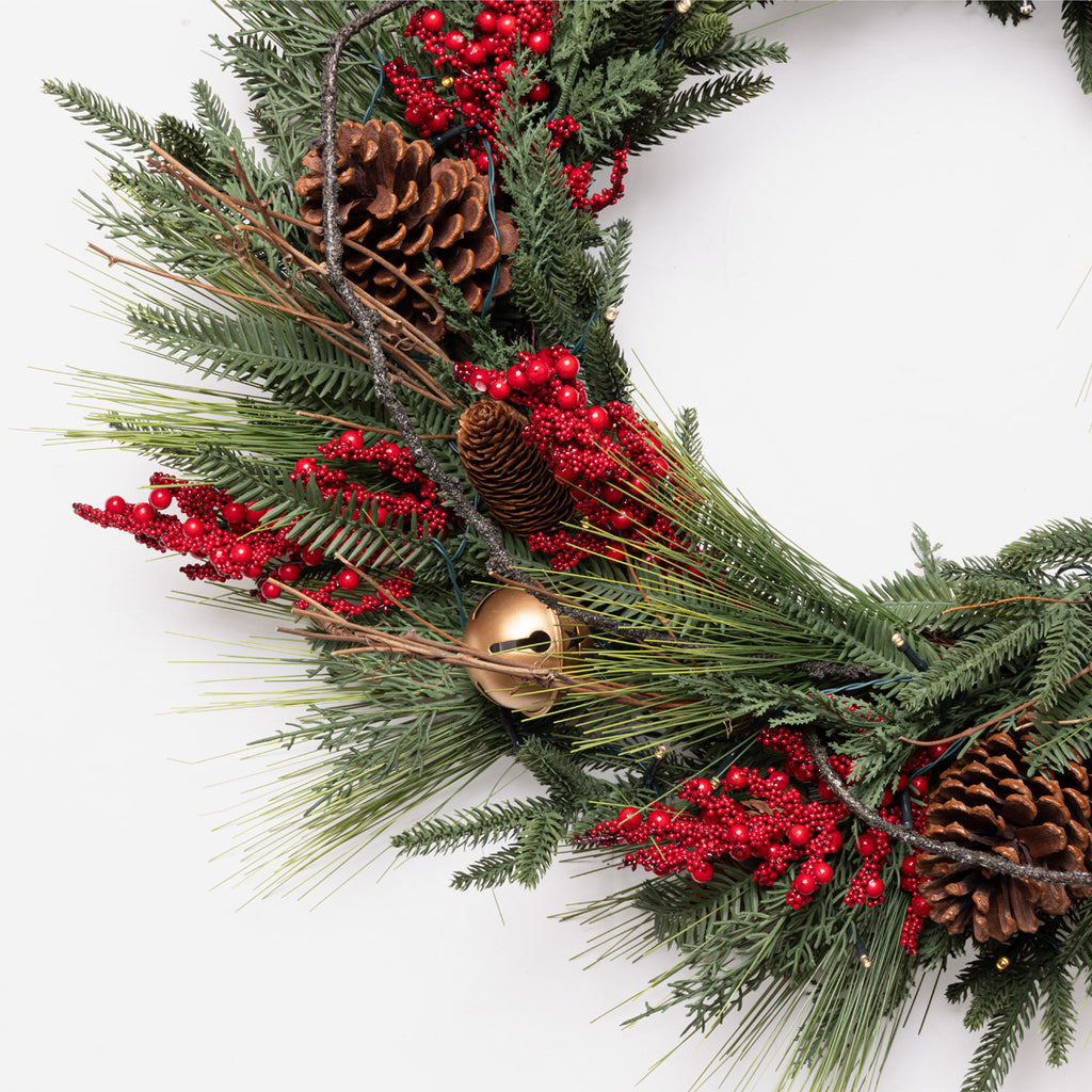 Colorado Red Berry Wreath with Lights 70cm Close Up