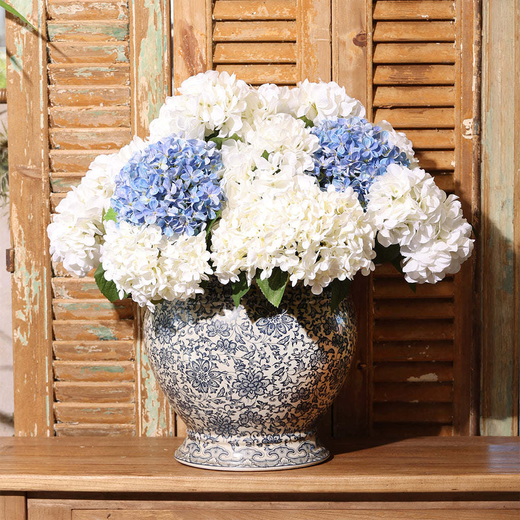 Dynasty Chinoiserie Plater Styled With Flowers