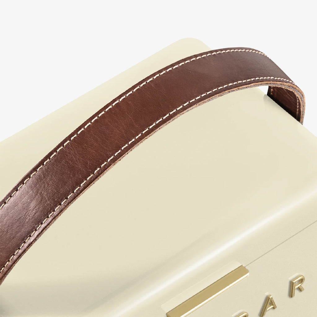 Fieldbar Drinks Box (Safari White) Close up Of Handle