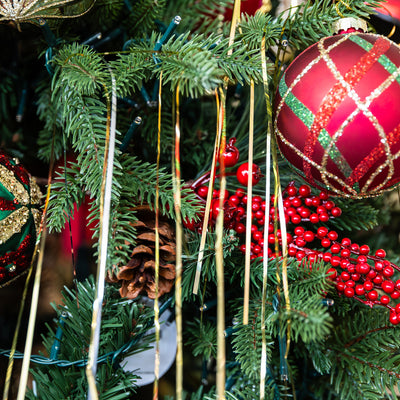 Fringe Tinsel Strands (Gold) Styled