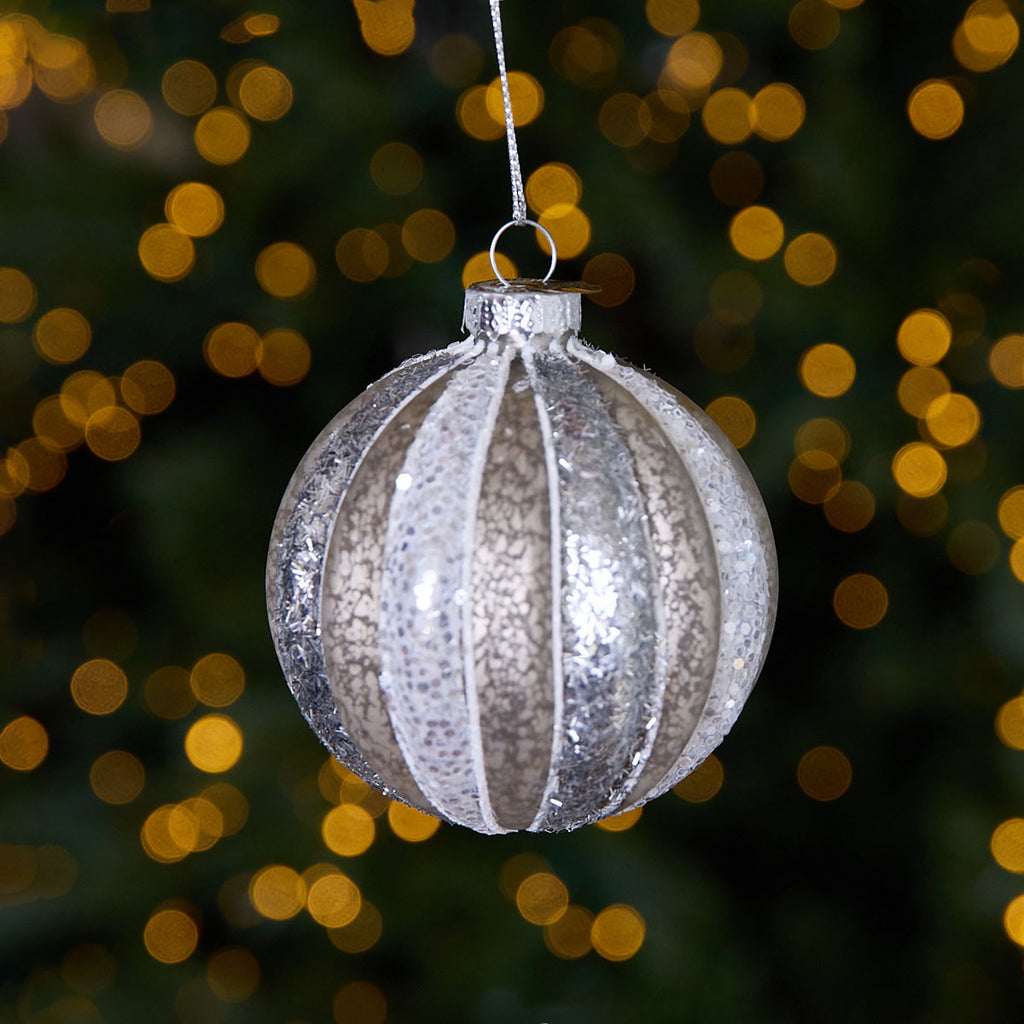 Frost Glass Bauble Set Of 4 (White & Silver) Styled