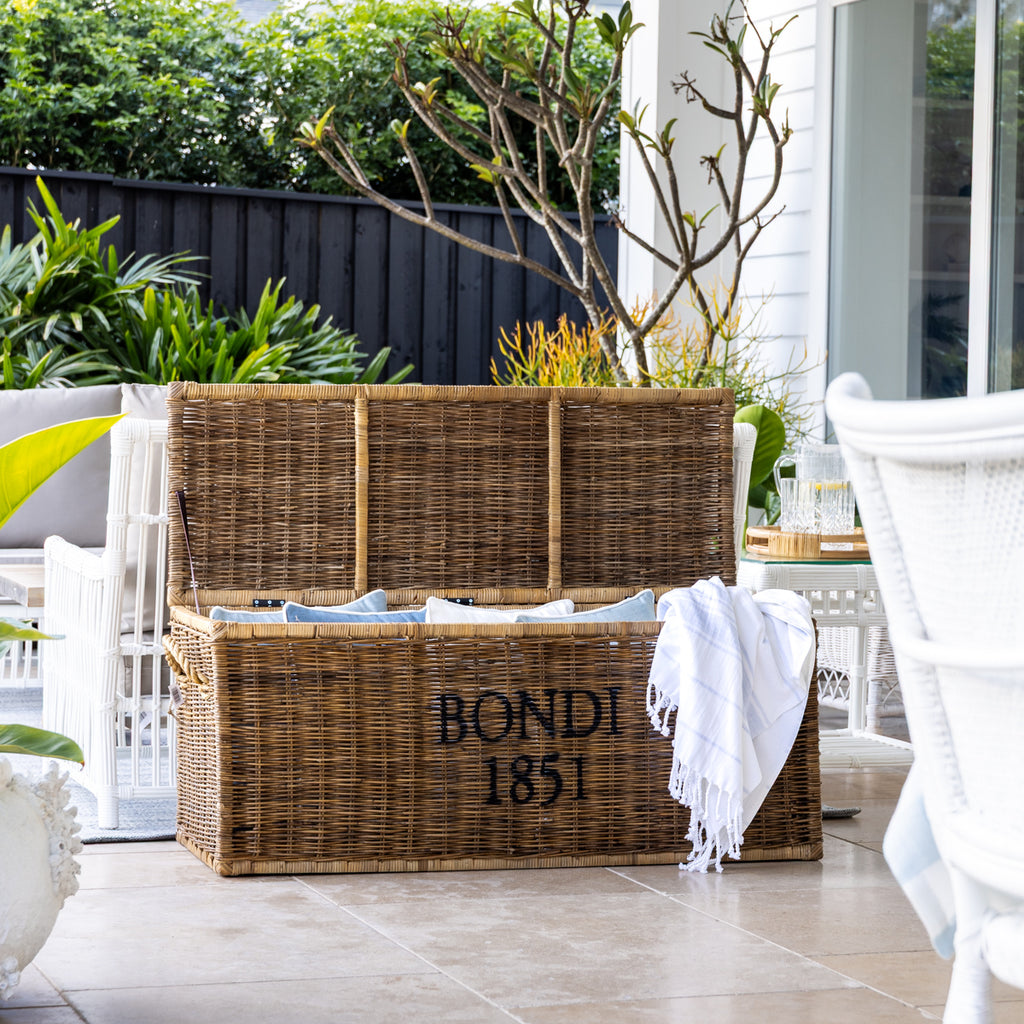 Kubu Trunk (Bondi) Styled outside with Pillows and Towel