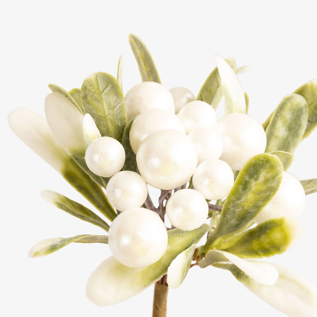 Mistletoe Pearl Pick (Set of 4) Close Up