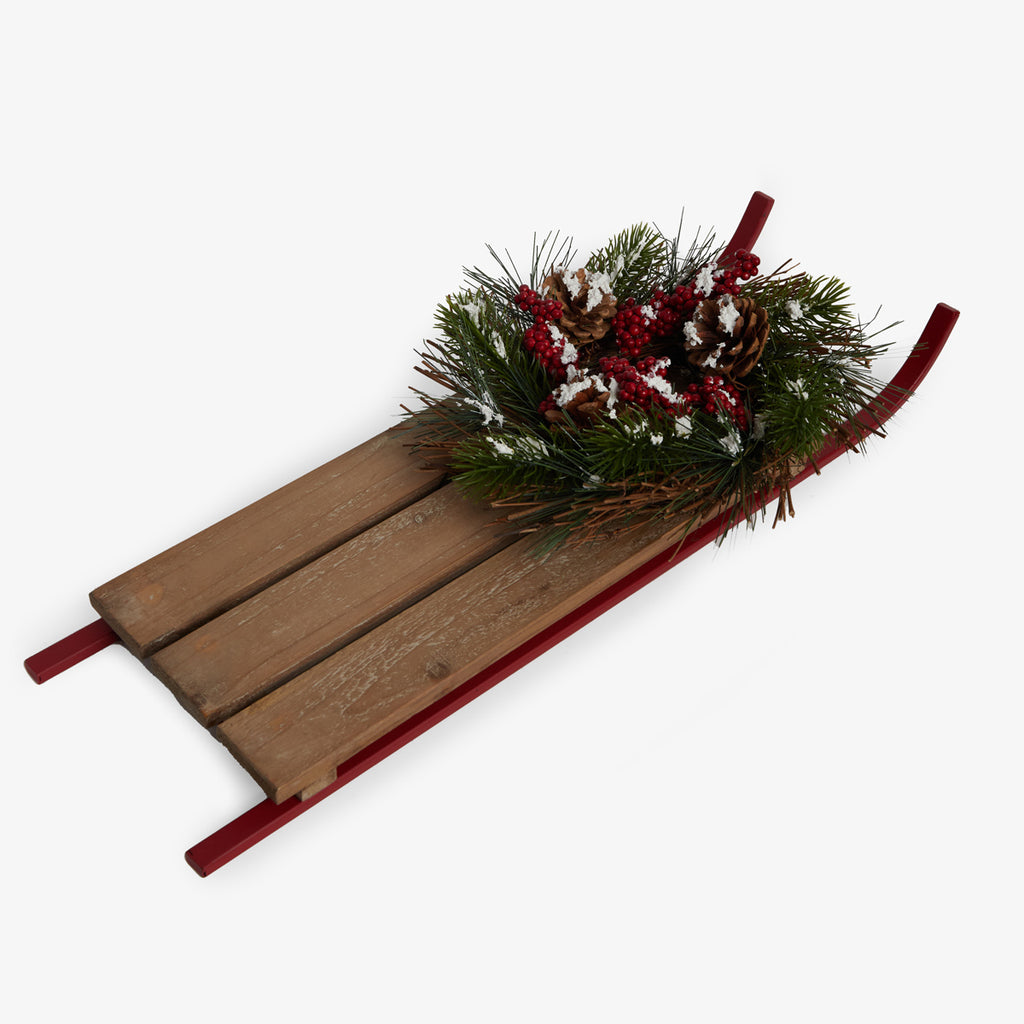Regent Sleigh With Wreath Front