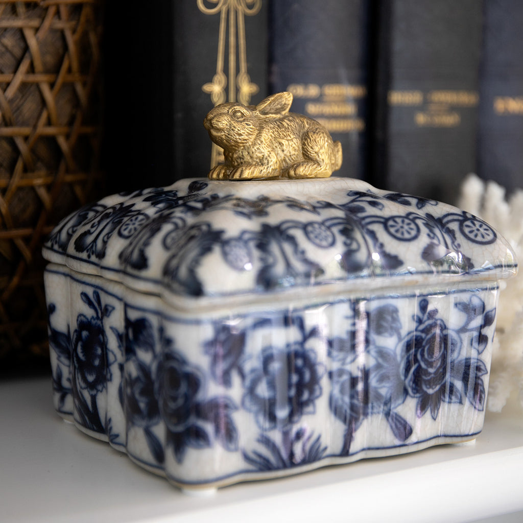 Barclay Square Box With Rabbit Lid