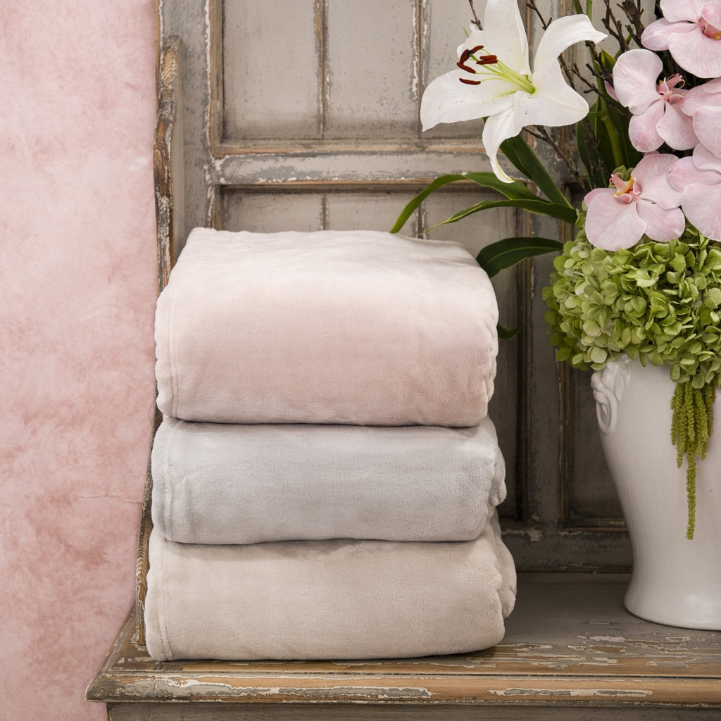 Brogo Fleece Throw Sand Styled