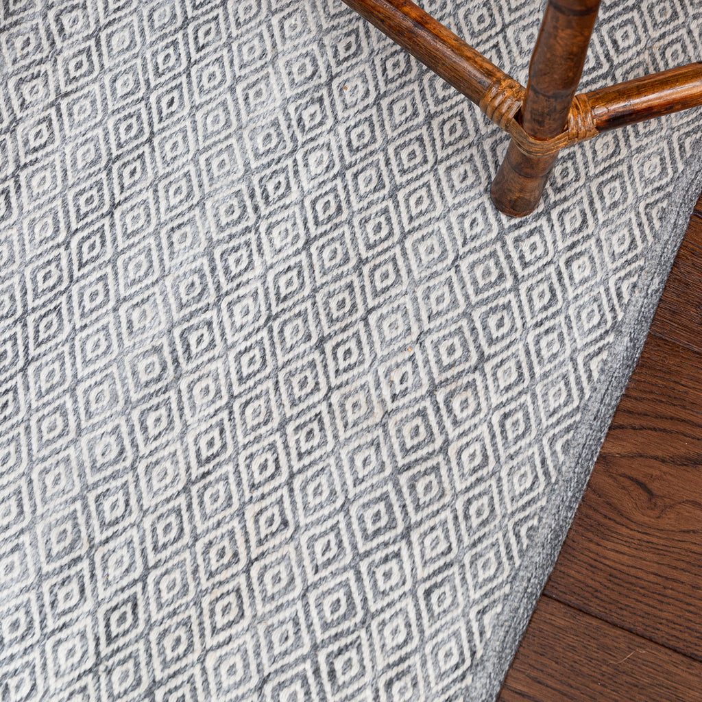 Diamond Pattern Indoor Outdoor Rug Grey – Alfresco Emporium