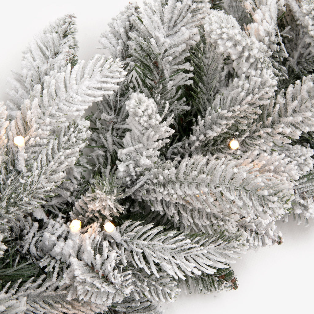 Vermont Snow Pre-Lit Garland 270cm Close Up